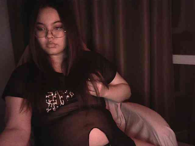 HoneyMoans webcam