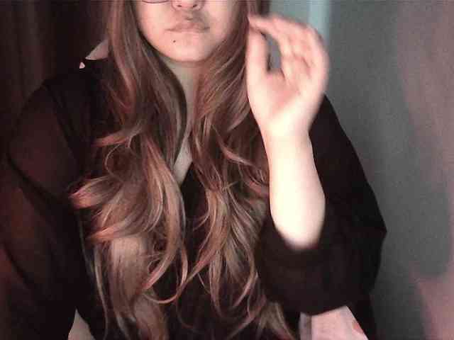 HoneyMoans webcam