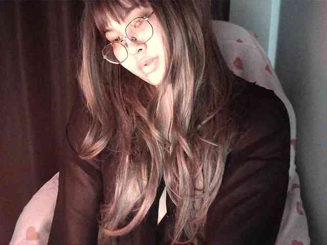 HoneyMoans webcam