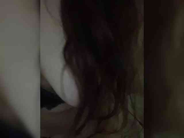 HoneyMoans webcam