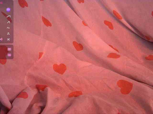 HoneyMoans webcam