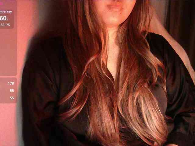 HoneyMoans webcam