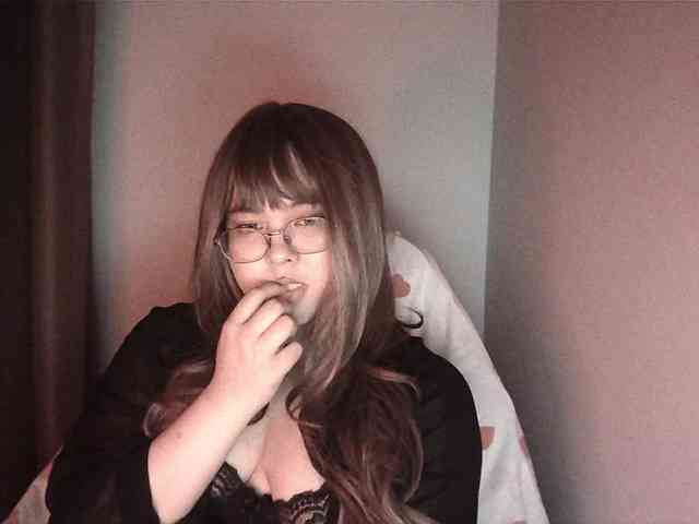 HoneyMoans webcam