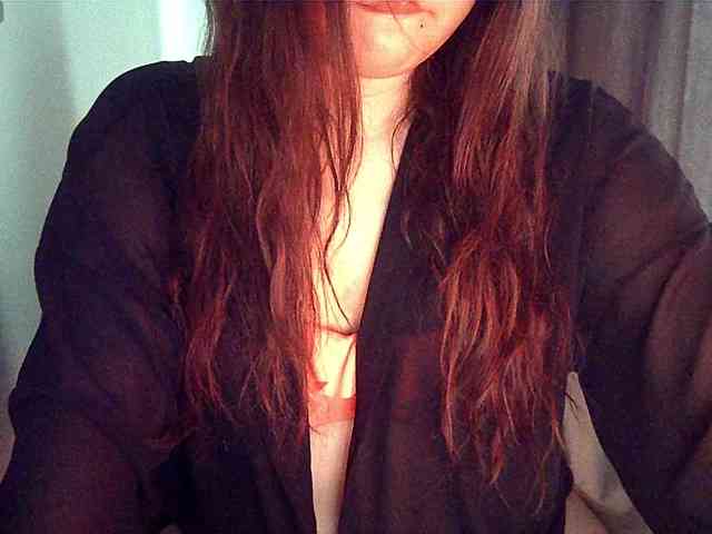 HoneyMoans webcam