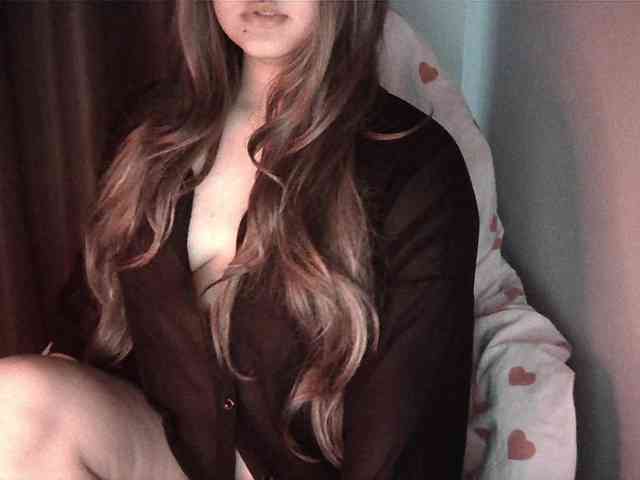 HoneyMoans webcam