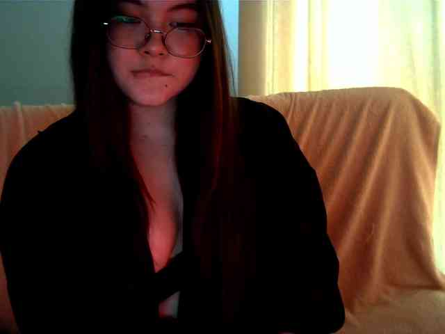 HoneyMoans webcam