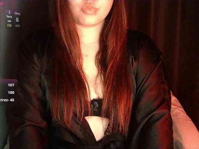HoneyMoans webcam