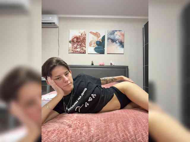 Kata-Conda Live Webcam on BongaCams