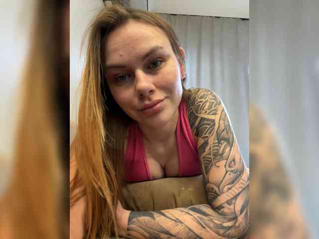 MikaMikaa Live Webcam on BongaCams