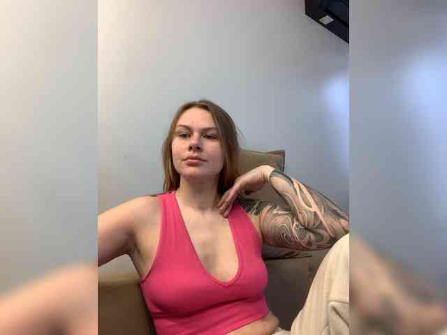MikaMikaa webcam
