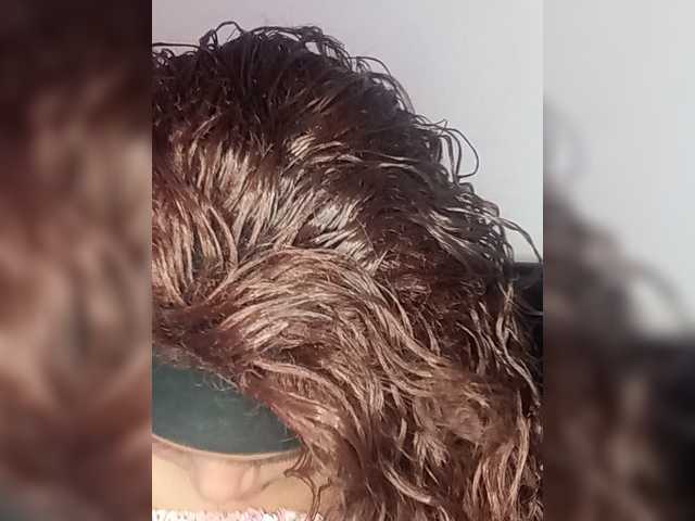 Alizon-09 live cam on BongaCams