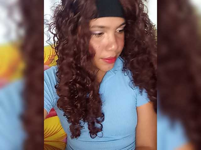 Alizon-09 live cam on BongaCams
