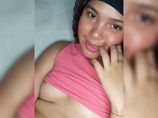 Alizon-09 live cam on BongaCams