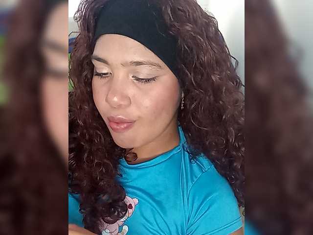 Alizon-09 live cam on BongaCams