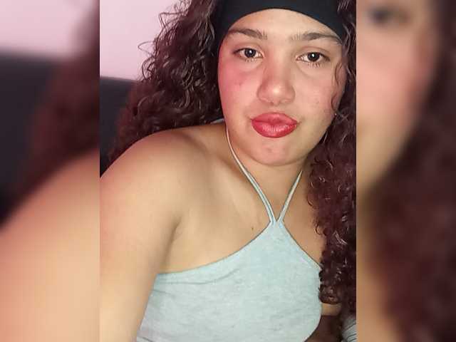 Alizon-09 live webcam show