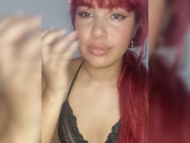 Alizon-09 live cam on BongaCams