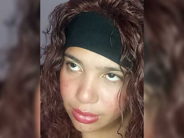 Alizon-09 live cam on BongaCams