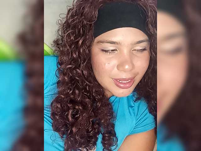 Alizon-09 live cam on BongaCams