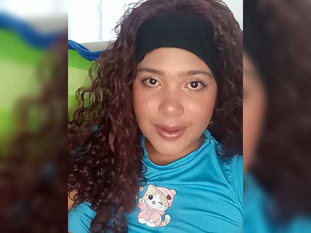 Alizon-09 live cam on BongaCams