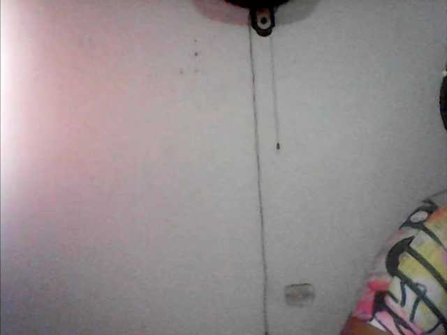 Alizon-09 live cam on BongaCams
