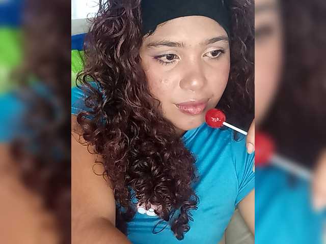 Alizon-09 live cam on BongaCams