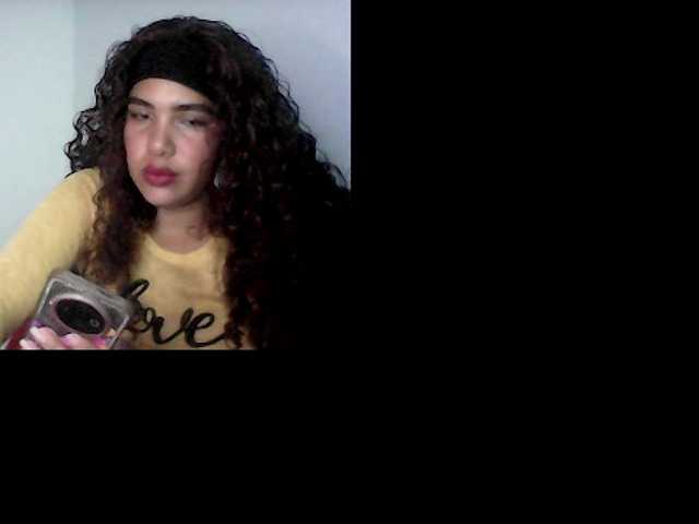 Alizon-09 live cam on BongaCams