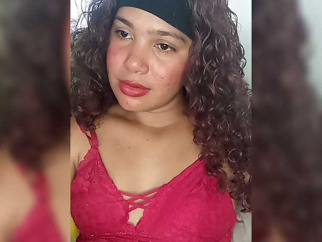 Alizon-09 live cam on BongaCams