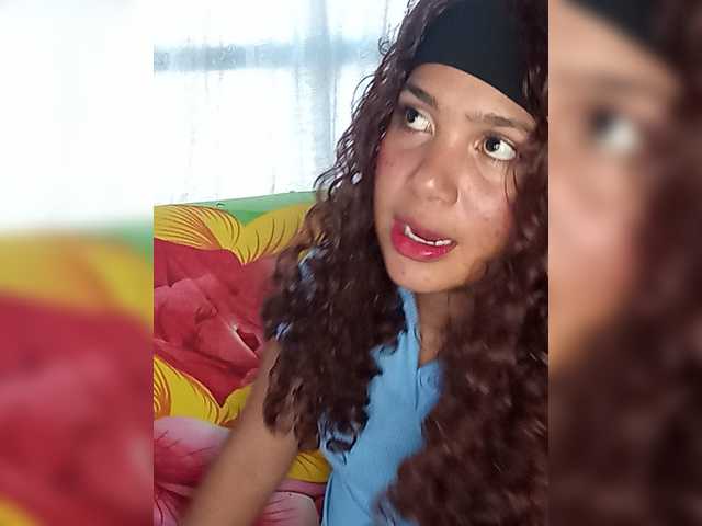 Alizon-09 live webcam show