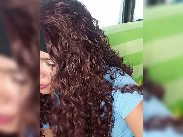 Alizon-09 live cam on BongaCams