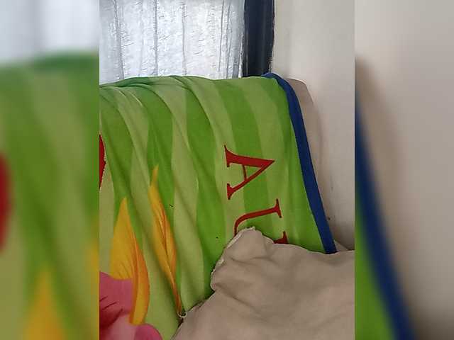 Alizon-09 live webcam show