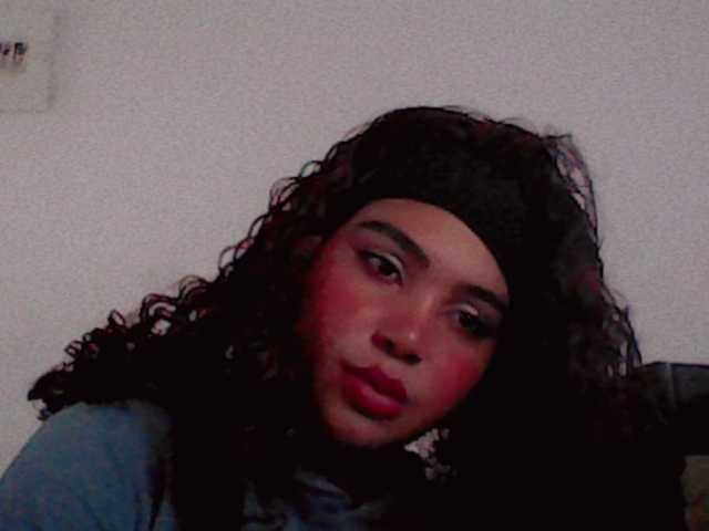 Alizon-09 live cam on BongaCams
