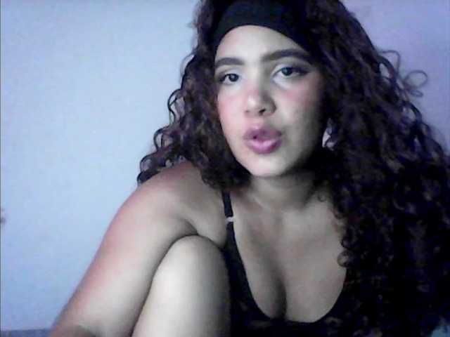 Alizon-09 live cam on BongaCams