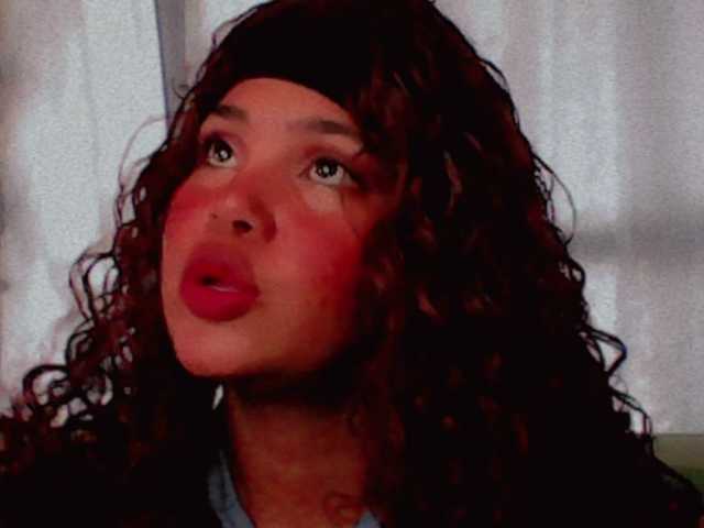 Alizon-09 live cam on BongaCams