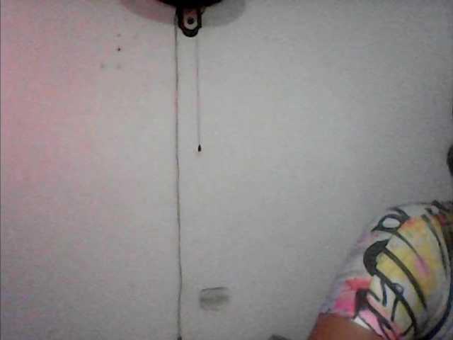Alizon-09 live cam on BongaCams