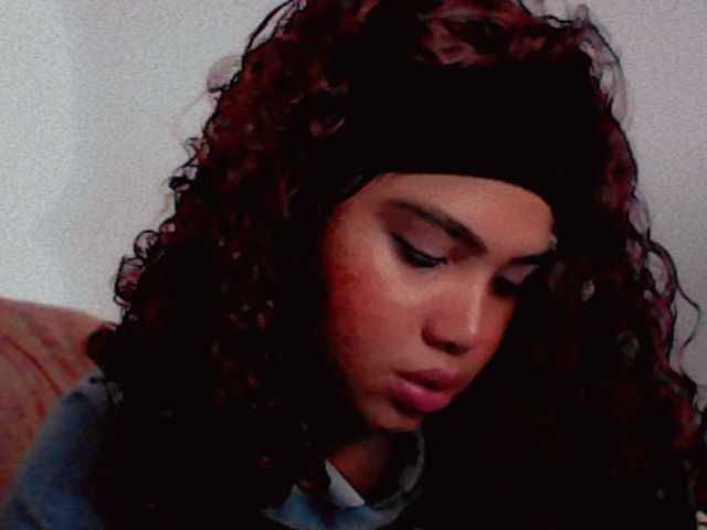 Alizon-09 live cam on BongaCams