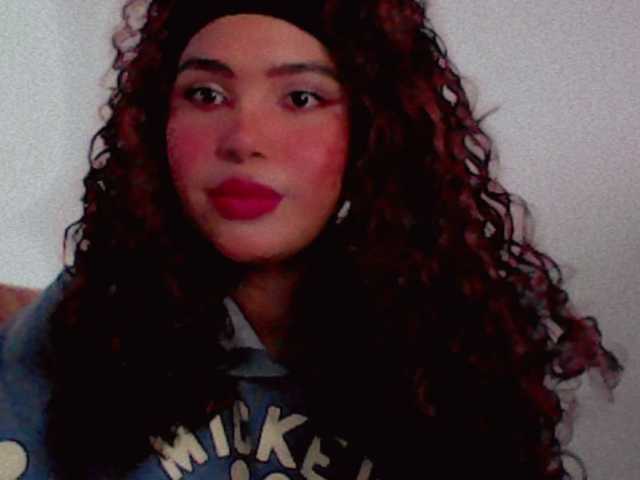 Alizon-09 live cam on BongaCams