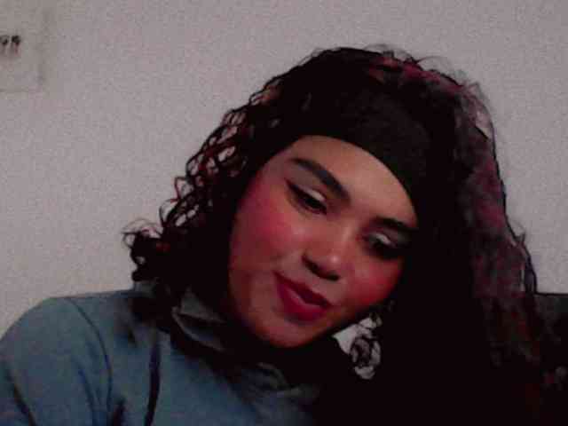 Alizon-09 Live Webcam on BongaCams