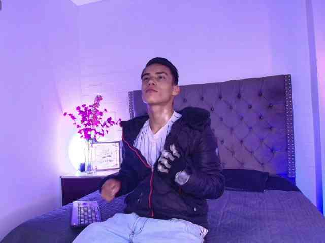 TommyWest Live Webcam on BongaCams