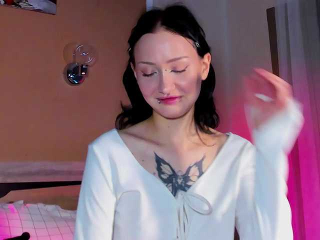 bloomsakura live cam on BongaCams