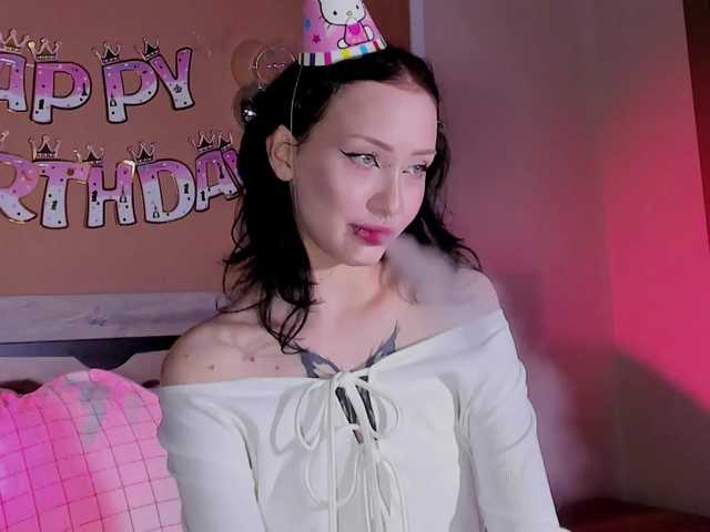 bloomsakura live cam on BongaCams
