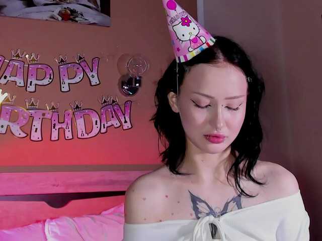 bloomsakura live cam on BongaCams