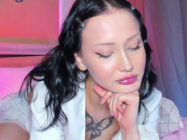 bloomsakura live cam on BongaCams