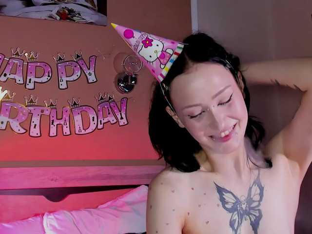 bloomsakura live cam on BongaCams