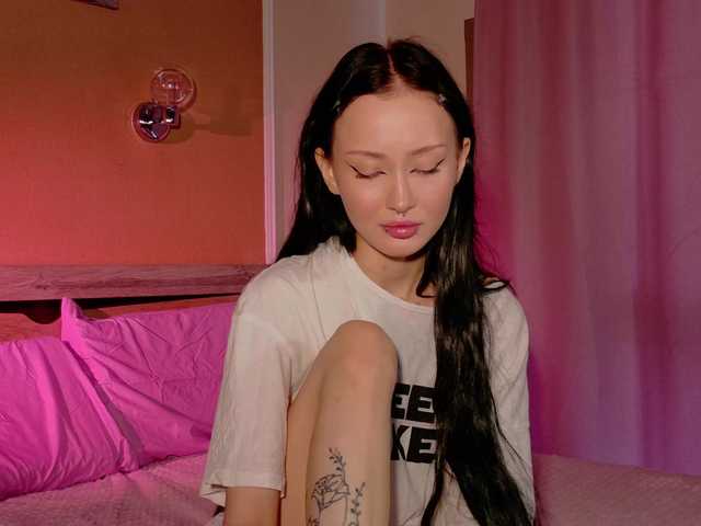 bloomsakura live cam on BongaCams