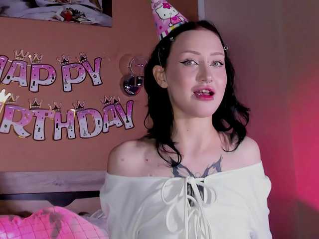 bloomsakura live cam on BongaCams