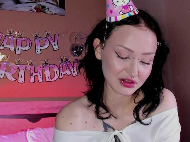 bloomsakura live cam on BongaCams