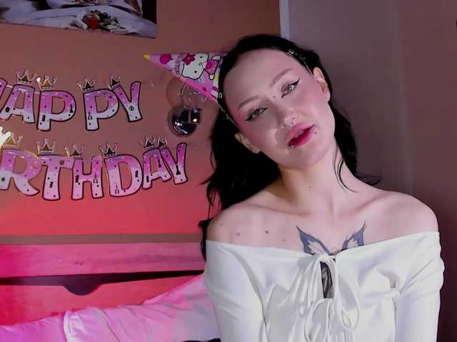 bloomsakura live cam on BongaCams