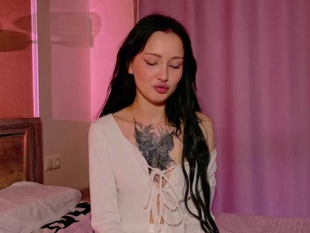 bloomsakura live cam on BongaCams