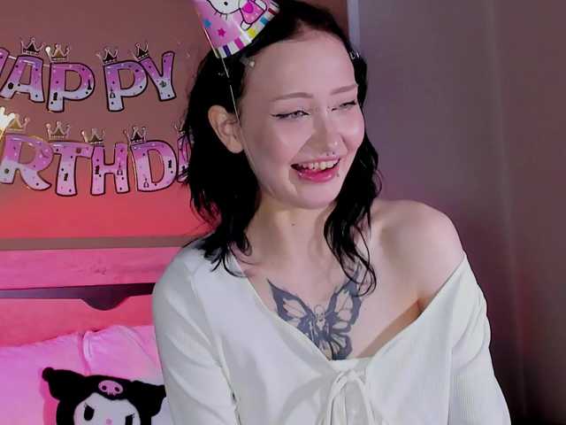 bloomsakura live cam on BongaCams