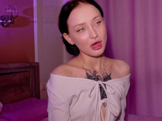 bloomsakura live cam on BongaCams